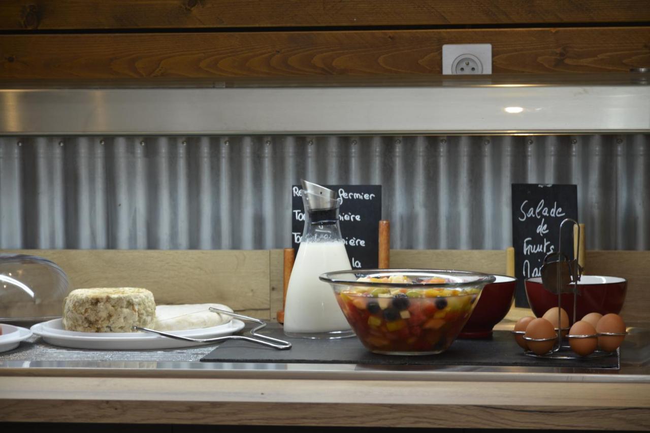 Logis Cris Hotel Et Restaurant, Lyon Sud-Est Corbas Dış mekan fotoğraf