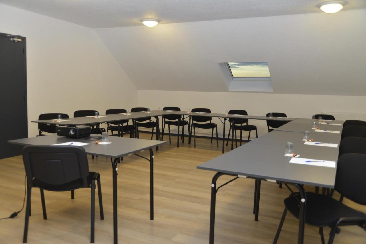 Logis Cris Hotel Et Restaurant, Lyon Sud-Est Corbas Dış mekan fotoğraf