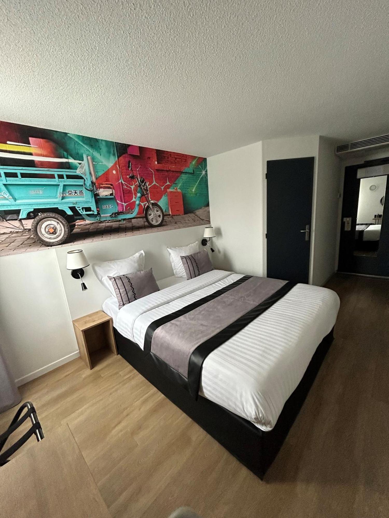 Logis Cris Hotel Et Restaurant, Lyon Sud-Est Corbas Dış mekan fotoğraf
