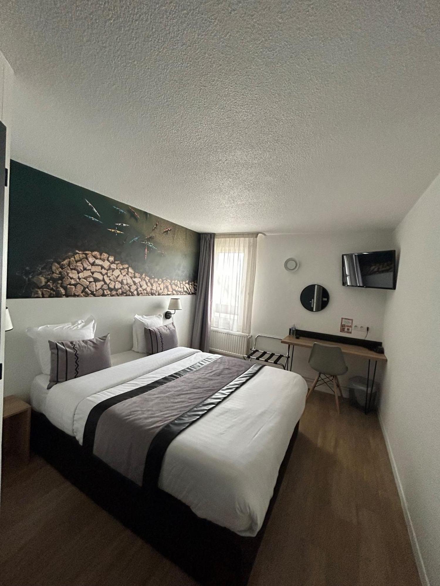 Logis Cris Hotel Et Restaurant, Lyon Sud-Est Corbas Dış mekan fotoğraf