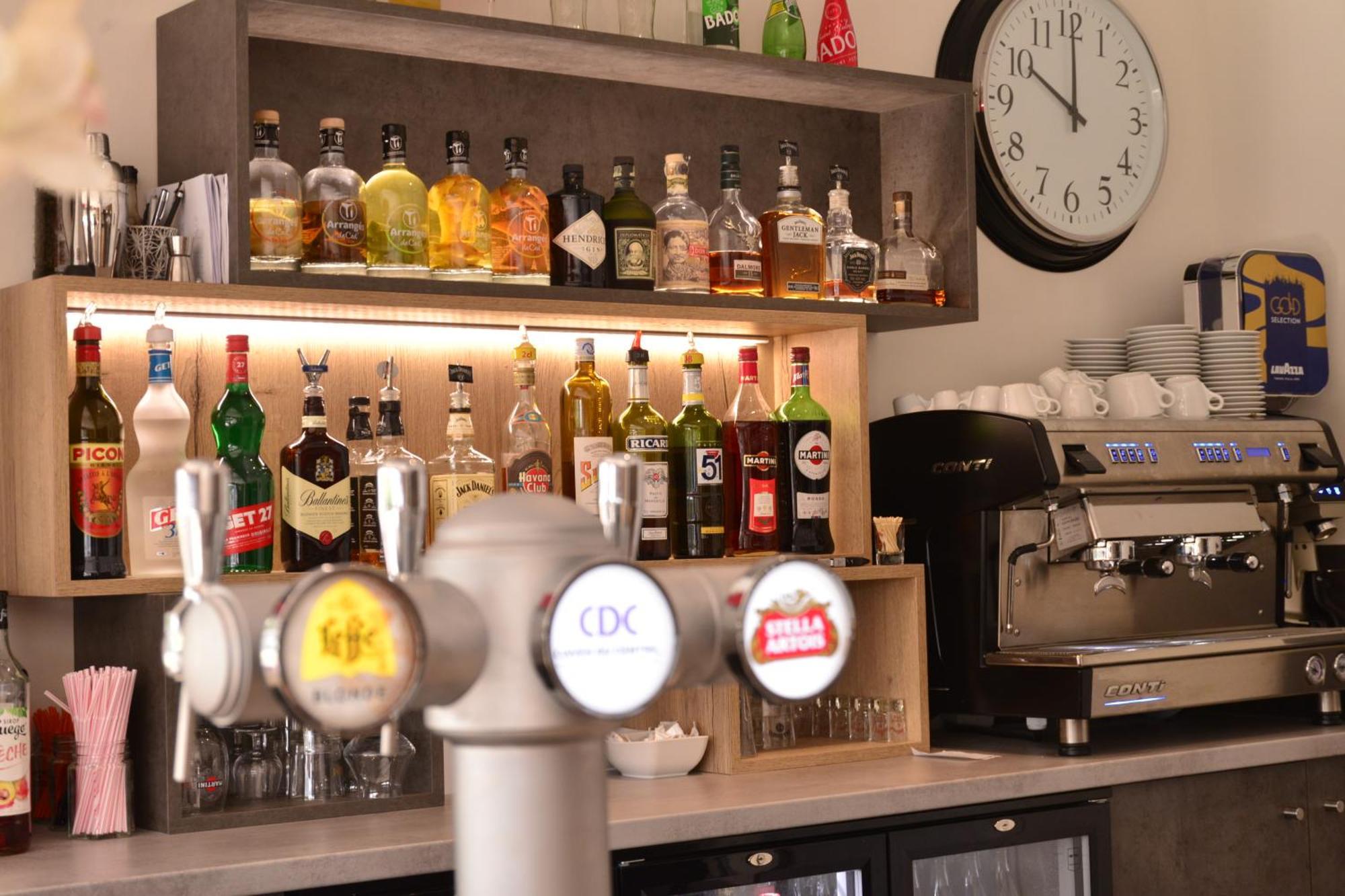 Logis Cris Hotel Et Restaurant, Lyon Sud-Est Corbas Dış mekan fotoğraf