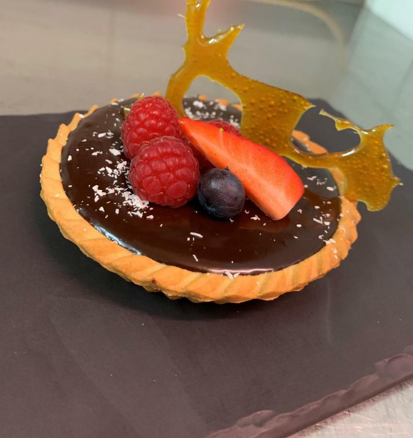 Logis Cris Hotel Et Restaurant, Lyon Sud-Est Corbas Dış mekan fotoğraf